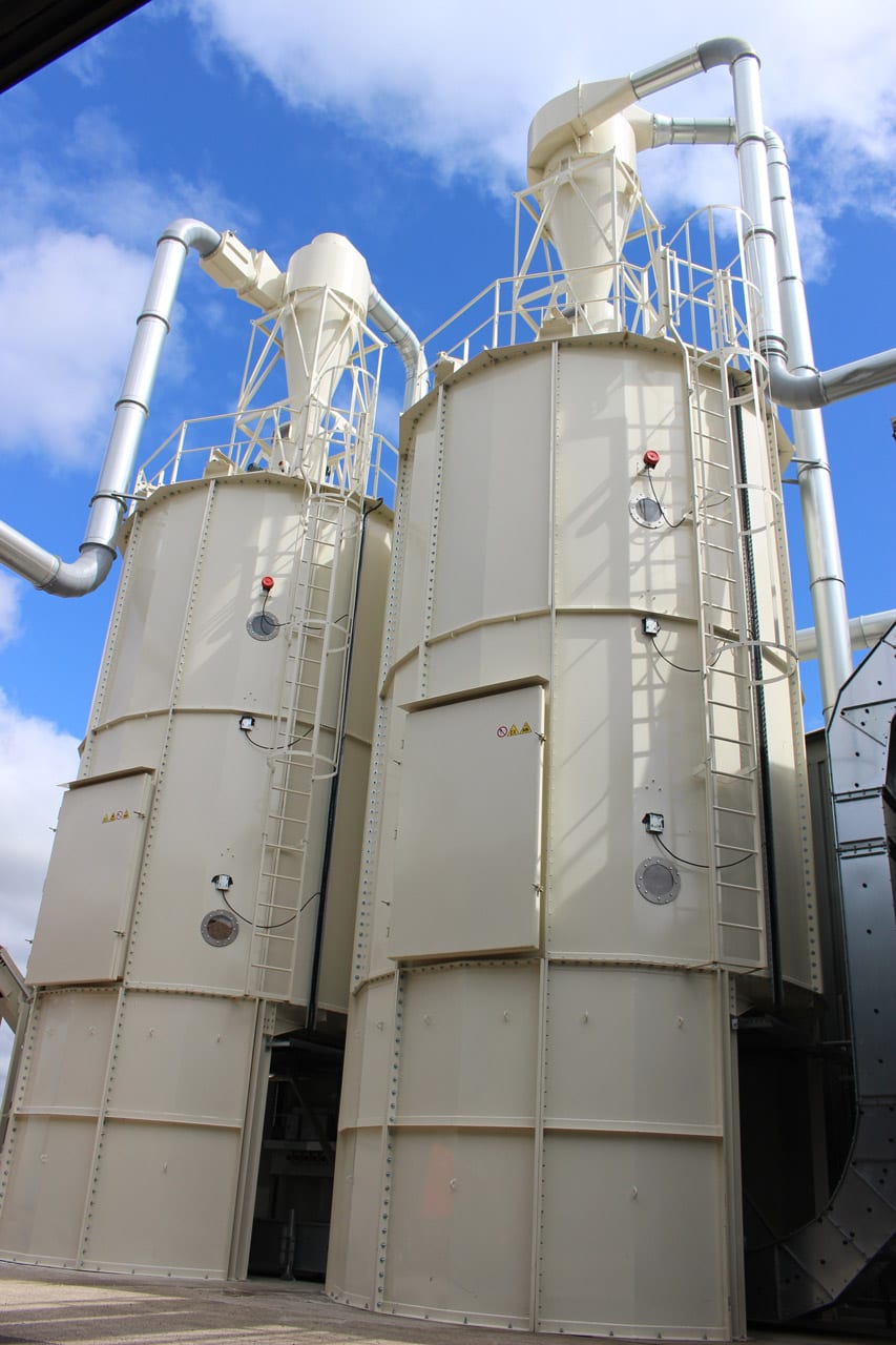 Two dust Silos with Delivery System